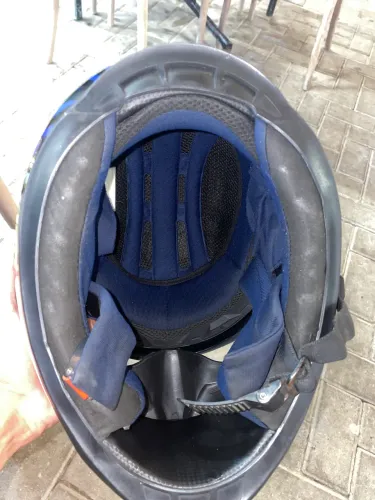 Capacete helt (tamanho 60)
