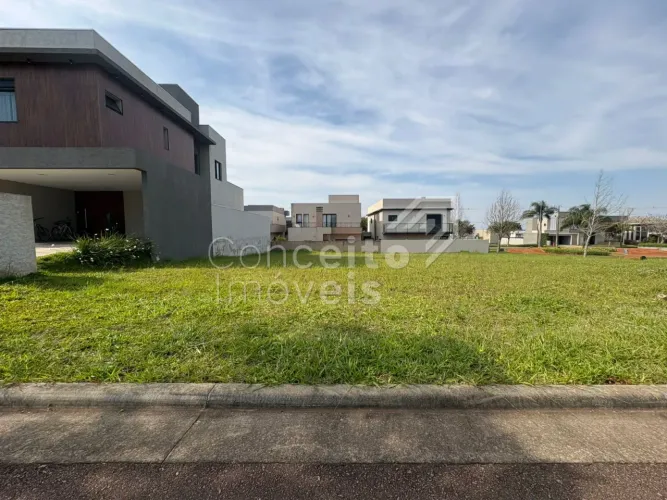 Condomínio Terras Alphaville - Terreno com 303,75 m²