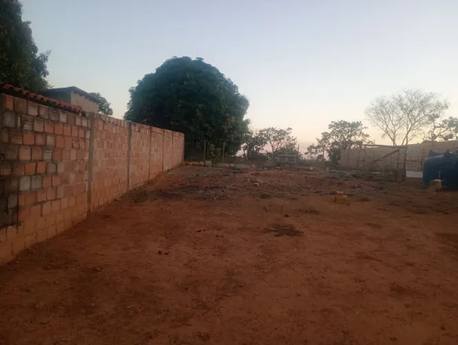 Excelente lote de 1395 Metros Quadrados,em condomínio fechado,as margens da rodovia MG 10.