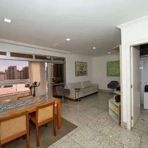 Apartamento reformado em frente ao Diamond 3 quartos, suíte e 2 vagas