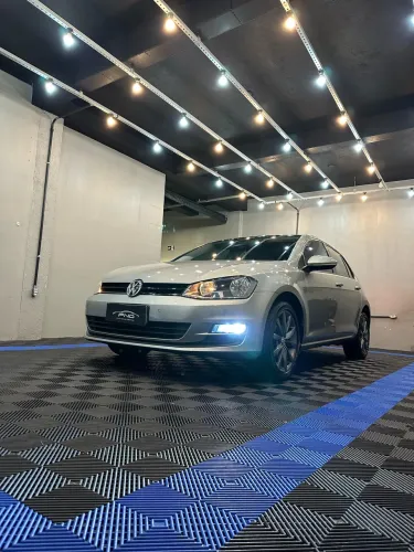 Volkswagen Golf Comfortline 1.6 MSI Total Flex Aut. 2016