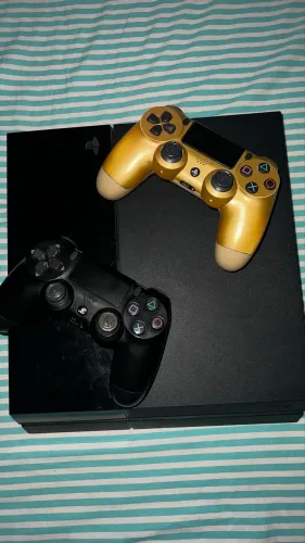 PS4 FAT - 2 CONTROLES - DIVERSOS JOGOS
