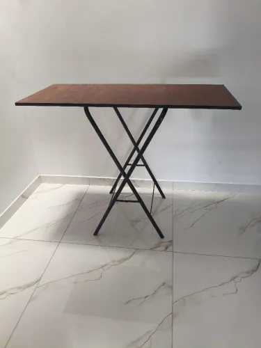 Mesa de emdef com ferro 