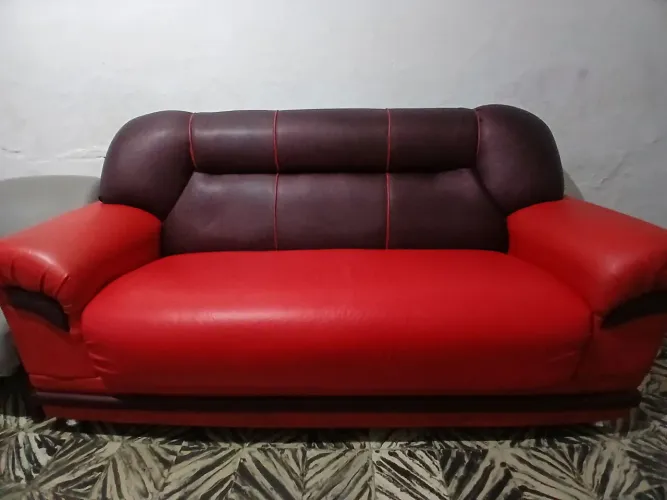Vende -se sofá três lugares