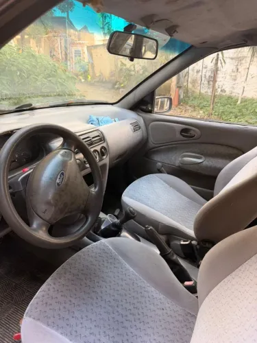 Ford Escort GL 1.6 MPI 2001