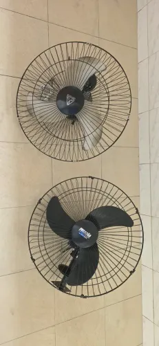 2 Ventiladores de Parede Industriais 60cm (Venti-Delta + Furacão) - Perfeito Estado
