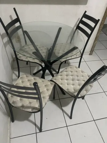 Mesa de vidro 4 cadeiras