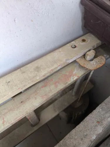 Vendo escada de madeira 8 metros