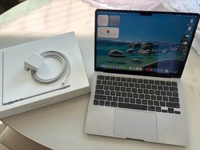 MacBook Air M2 13" 512 SSD / 8 GB - Muito novo!