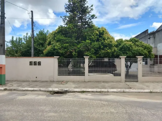 Casa para Locação em Camboriú, Tabuleiro, 3 dormitórios, 1 suíte, 2 banheiros, 1 vaga