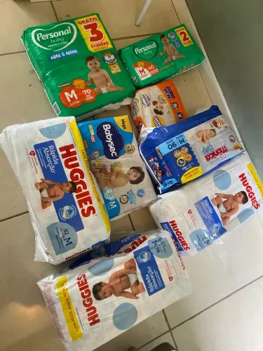Fraldas tamanho M várias marcas 