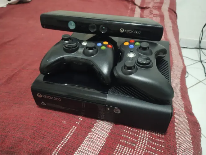Xbox 360 super slim Extra desbloqueado.