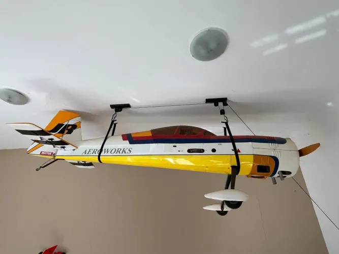 Oportunidade aeromodelo Yak aeroworks 170cc com motor novo