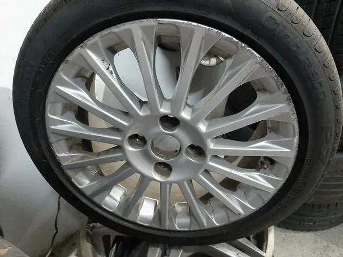 Roda aro 16 Ford New Fiesta Prata original 4X108 avulsa