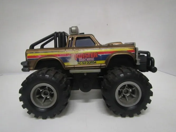Carrinho brinquedo antigo Monster Machine  