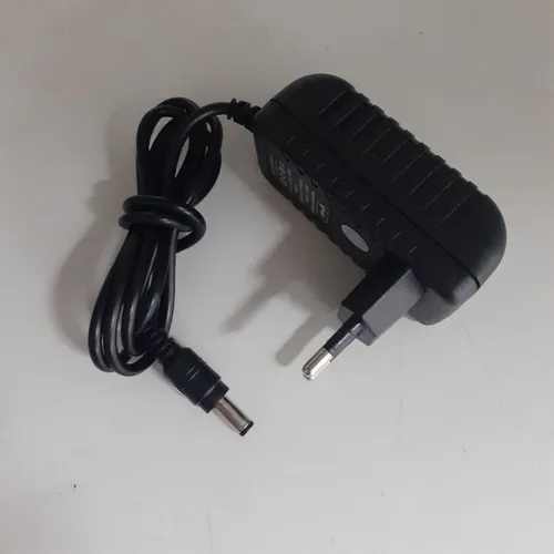 Fonte de alimentação. 12 V. Com pino P4.2A. Novo. 