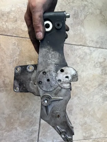 suporte compressor ar/condicionado fiat punto 1,4 original