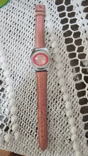 Relógio Swatch Quartz Feminino