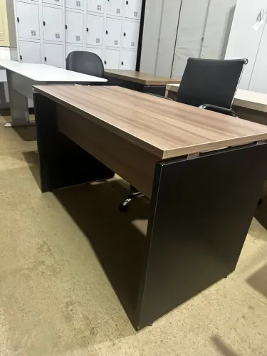 Mesa de Escritório 1.20x0.60 com Design Moderno