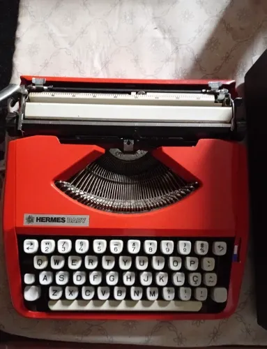 Máquina de escrever hermes