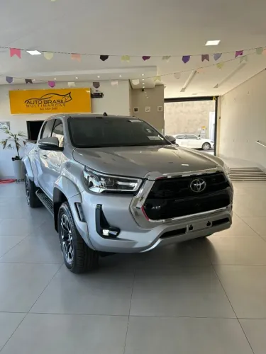 Toyota Hilux CD SRX Plus 4X4 2.8 TDI Die. Aut. 2025