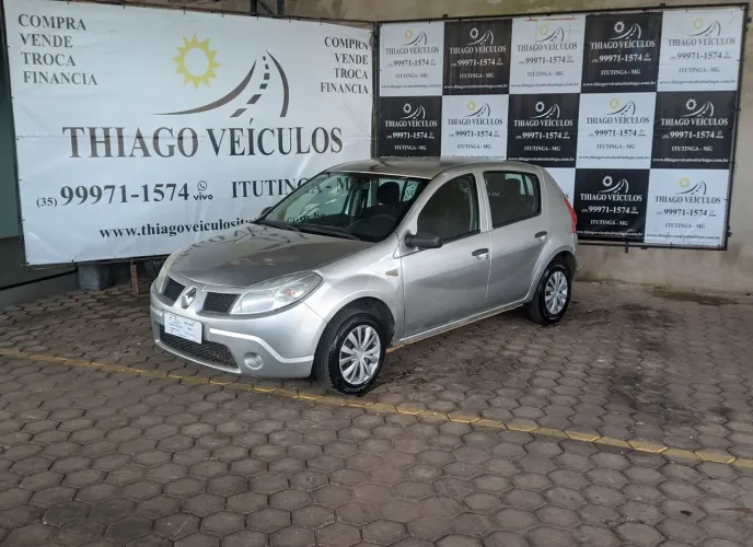 Renault Sandero Authentique.