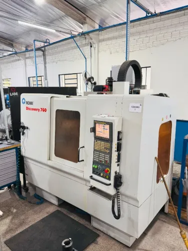 CENTRO DE USINAGEM DISCOVERY 760 ROMI 2006 FANUC