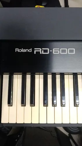 Roland RD-600