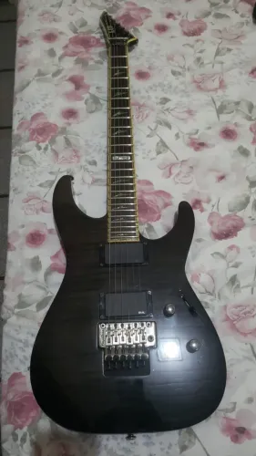 Guitarra ESP/LTD M 1000 Deluxe