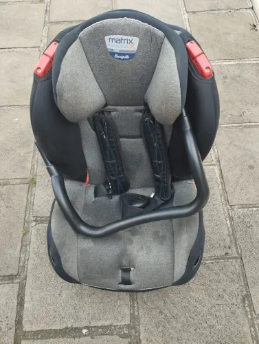 Cadeirinha de criança para automóvel