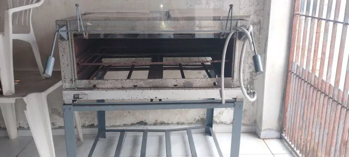 Forno de Pizza a Gás.