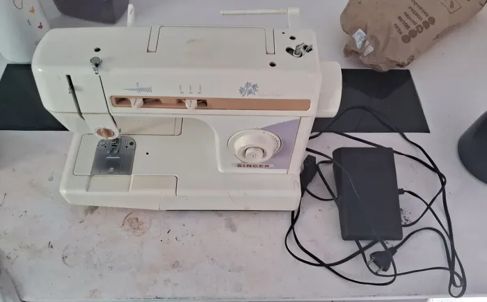 Vendo máquina de costura
