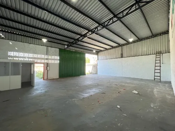 Oportunidade! Alugo Galpão em Balneário Carapebus com 340m² - R$ 4.500,00
