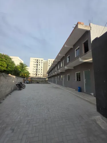 Aluga-se casas próximo a UNIG