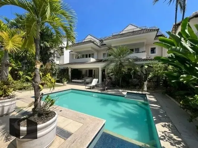 Casa de condomínio em Barra da Tijuca