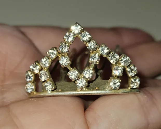 Mini coroa de strass para cabelo