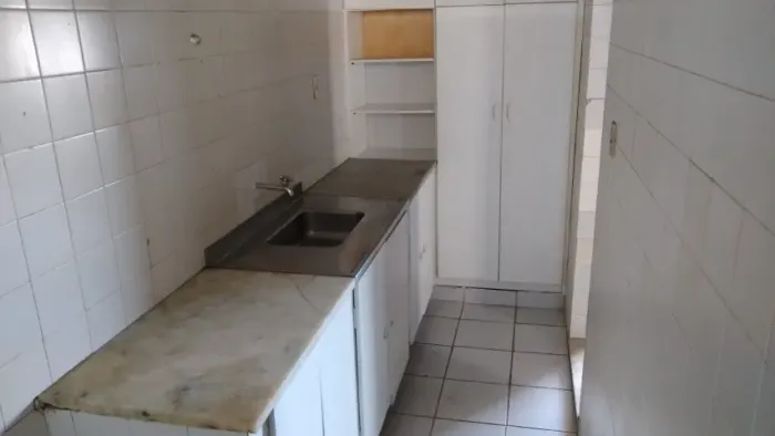 Alugo Apt na Francisco Monteiro, 260 ED LEONTINA esquina com Av. Ceara próximo o Super Li