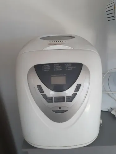 Máquina de Fazer Pão Britânia