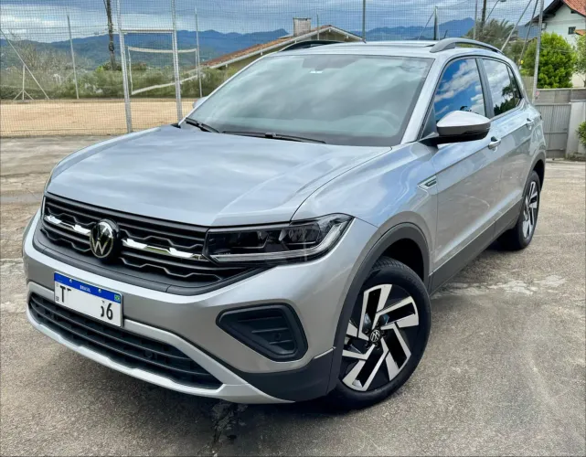 VW T-Cross Comfortline 200 TSI 2026 c/ Teto Solar - Impecável- Zero