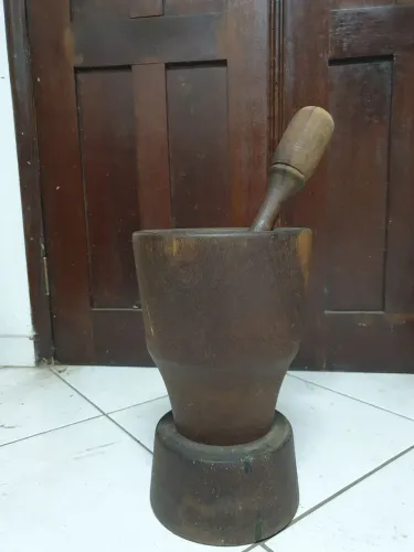 Conjunto de PILÃO e ALMOFARIZ de Madeira (antigo)