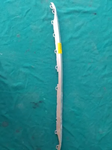 friso parachoque jeep commander 2022/24 original usado
