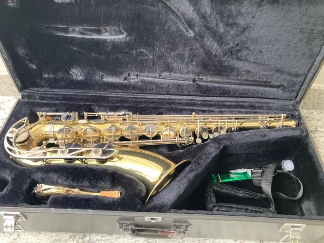 Sax Tenor Yamaha Logo Purple