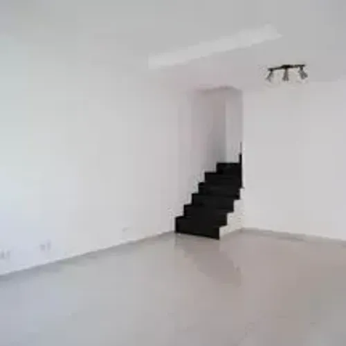 Casa com 3 Quarto(s) e 3 banheiro(s) para Alugar, 180 m² por R$ 3900 / Mês