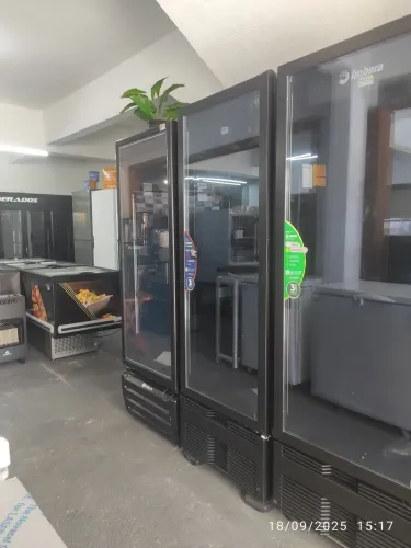 Bh Expositor cervejeira Imbera Full Black