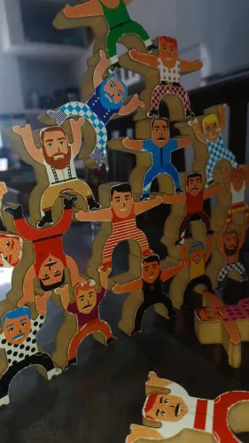 Brinquedo Educativo Jogo Os Equilibristas Empilhar Bonecos