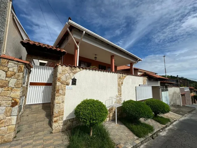 RARIDADE OPORTUNIDADE CASA TODA REFORMADA Bairro Limoeiro