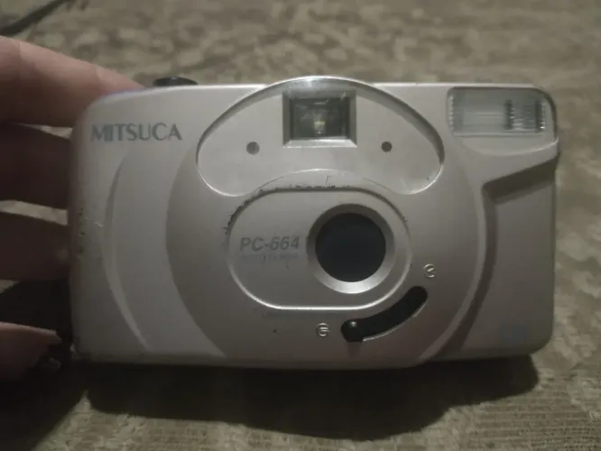 Câmera analógica 35mm Mitsuca PC-664 sem filme