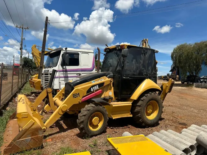Retroescavadeira 416-E