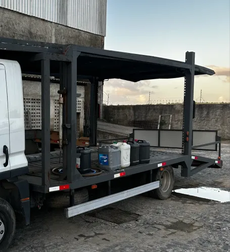 CARROCERIA PARA TRANSPORTE DE VEÍCULOS - DUPLO ANDAR - 6 METROS 