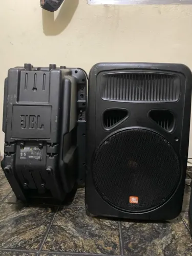 Vendo Par de Subwoofers JBL Ativos